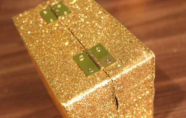 how to make a hinged box